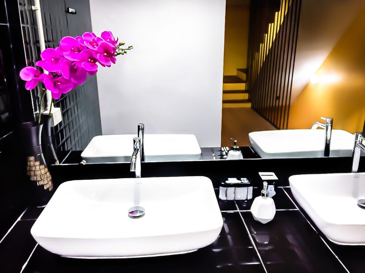 Artistel (Adults Only) Hostel Чиангмай Екстериор снимка