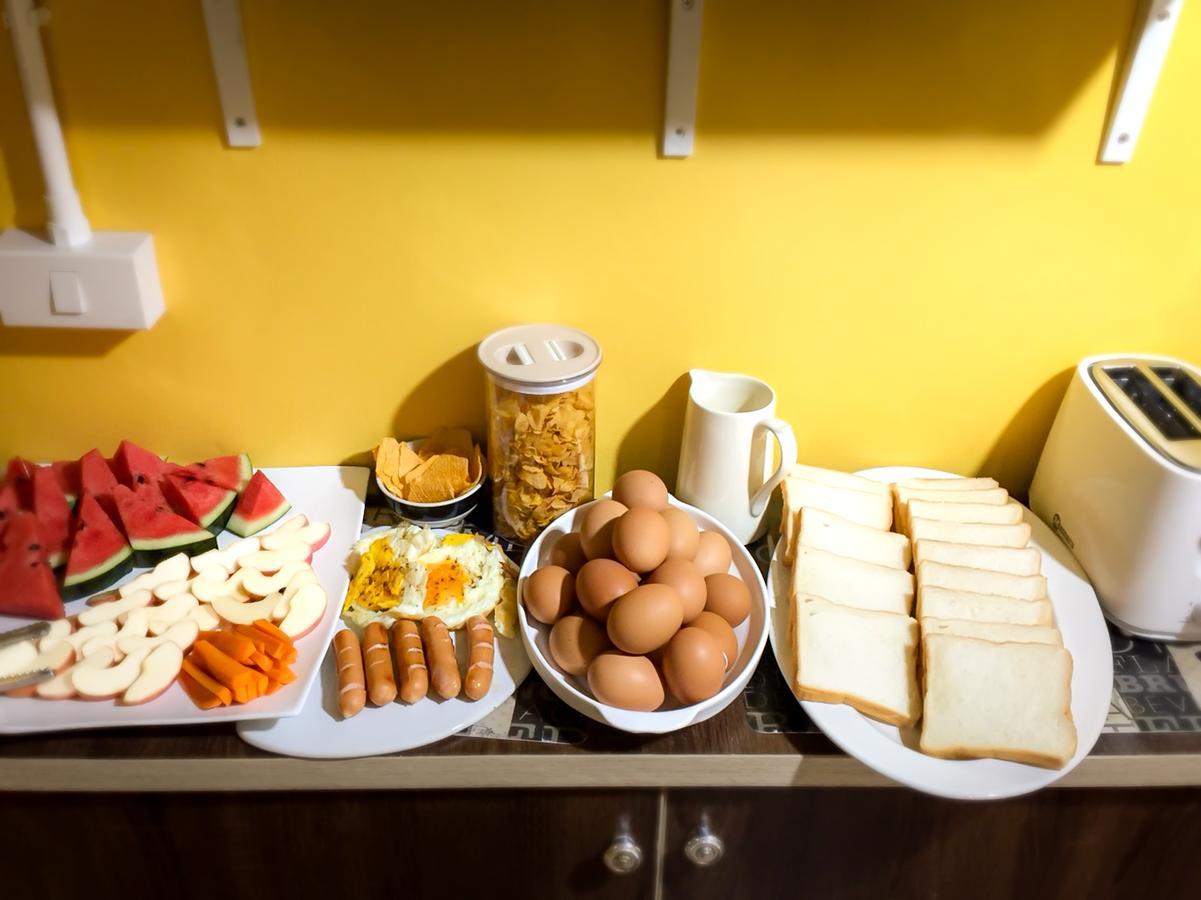 Artistel (Adults Only) Hostel Чиангмай Екстериор снимка