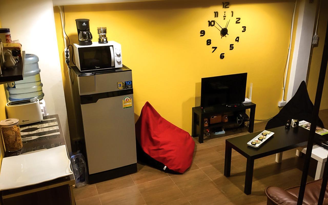Artistel (Adults Only) Hostel Чиангмай Екстериор снимка