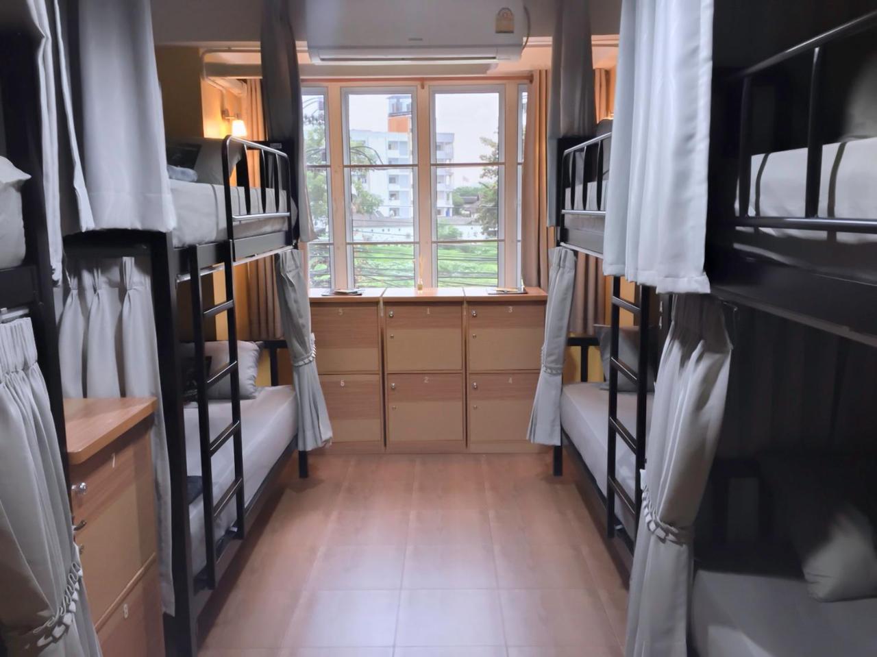 Artistel (Adults Only) Hostel Чиангмай Екстериор снимка